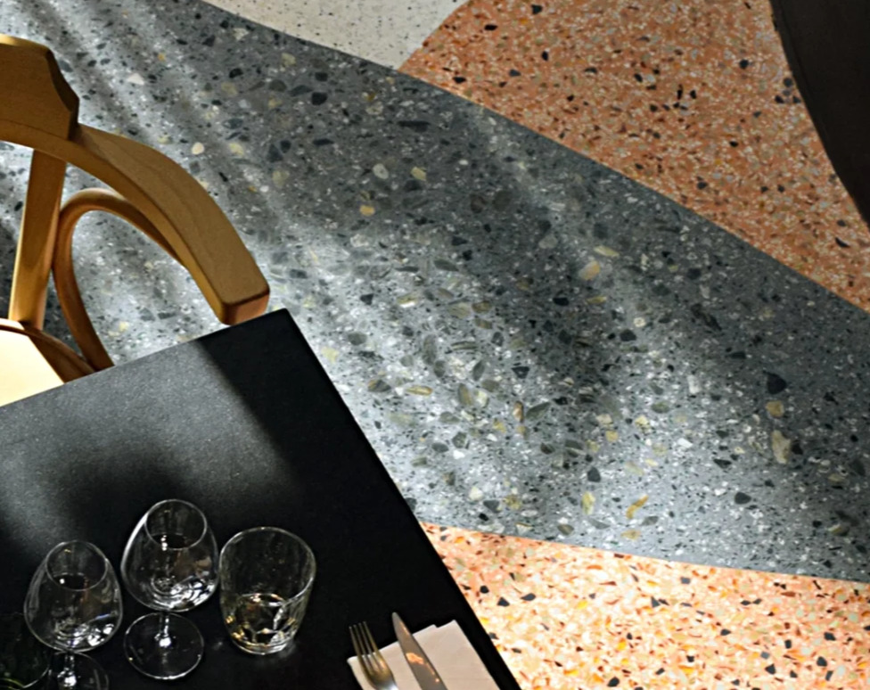 Le LucemStone® est un terrazzo haute performance, composé de granulats nobles : marbre, granit, quartz... Pour des espaces et des pièces d'exception.